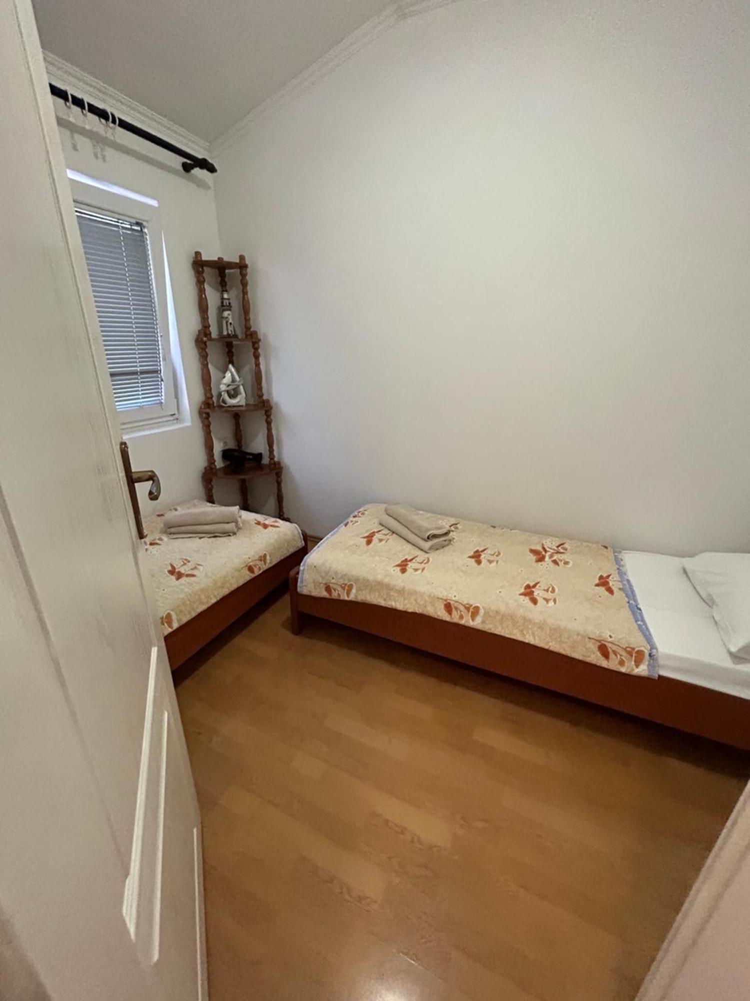 Lazarus Bigova Apartments تيفات المظهر الخارجي الصورة